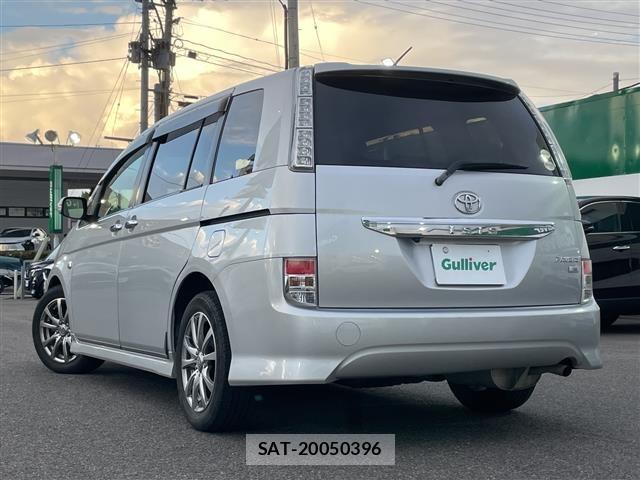 Toyota ISIS 2012 8707673-13
