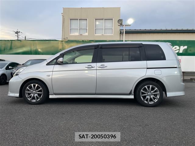 Toyota ISIS 2012 8707673-17