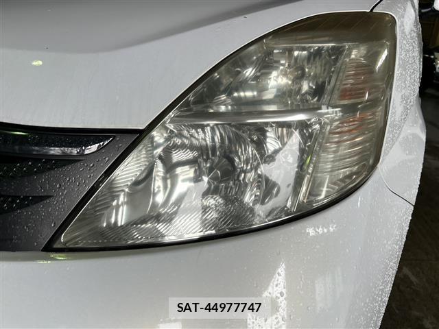 Toyota ISIS 2005 8825613-12