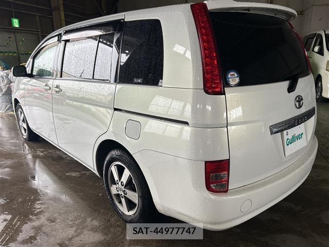 Toyota ISIS 2005 8825613-13
