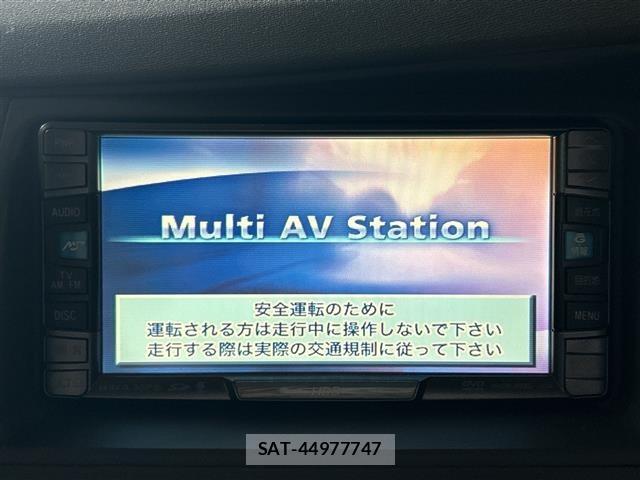 Toyota ISIS 2005 8825613-17