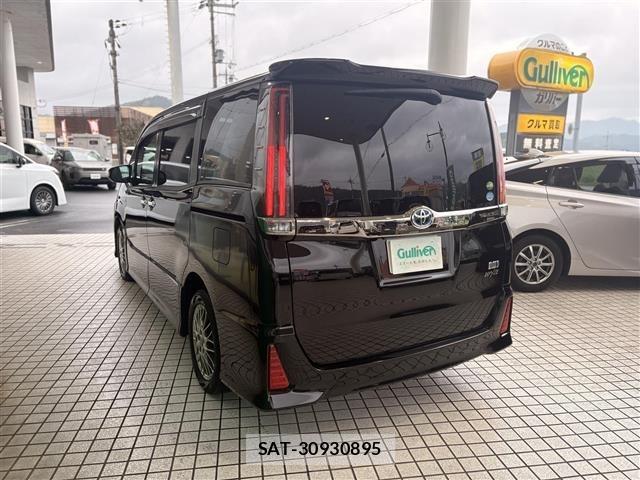 Toyota NOAH 2018 8706400-13
