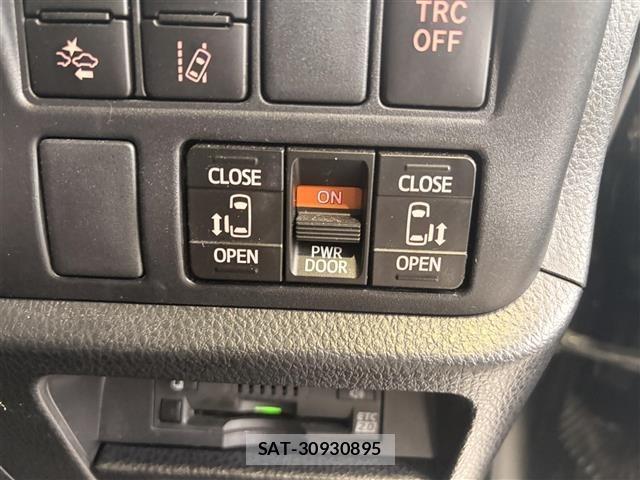 Toyota NOAH 2018 8706400-5
