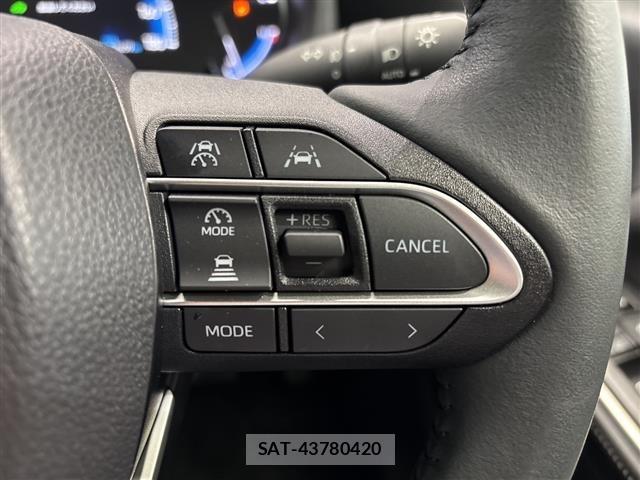 Toyota NOAH 2023 8706401-1