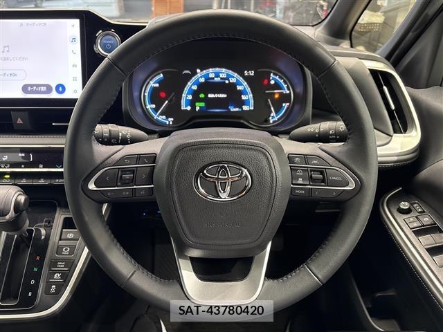 Toyota NOAH 2023 8706401-18