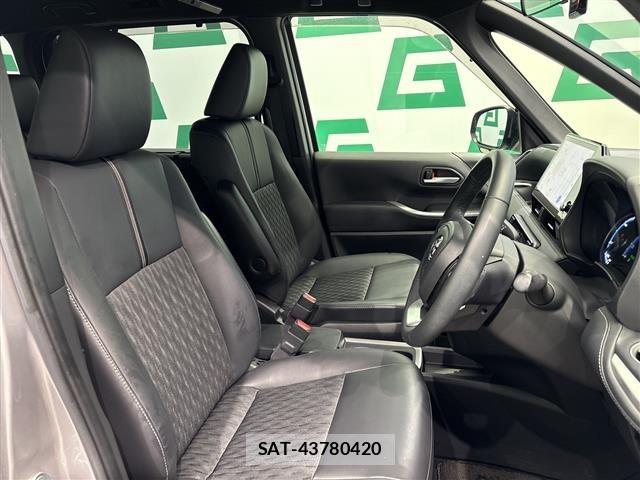 Toyota NOAH 2023 8706401-6