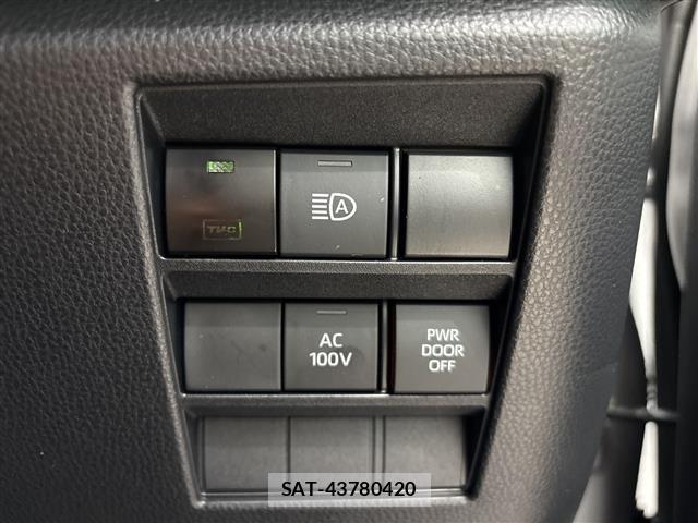 Toyota NOAH 2023 8706401-7