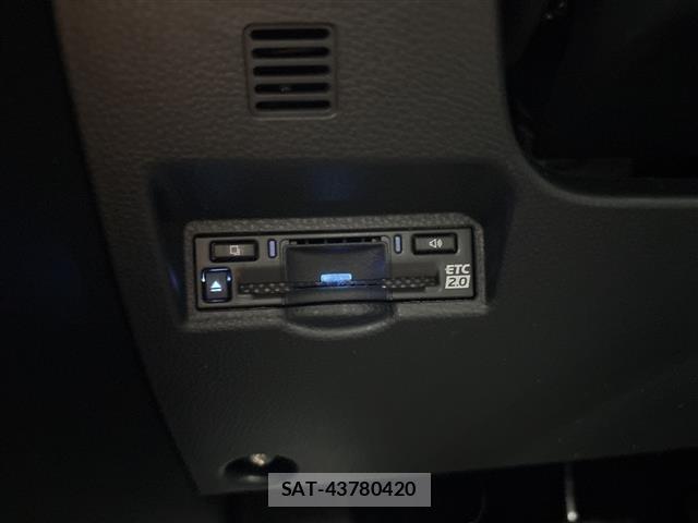 Toyota NOAH 2023 8706401-8