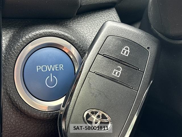 Toyota AQUA 2022 8705858-10