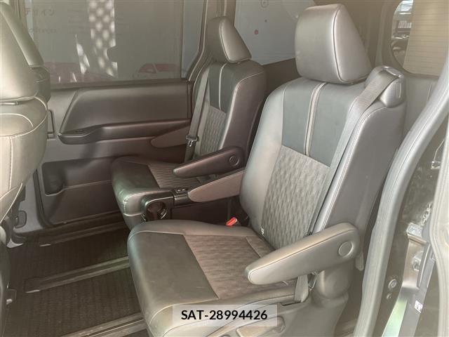Toyota NOAH 2022 8706402-10