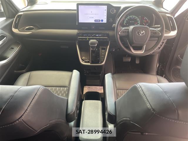 Toyota NOAH 2022 8706402-15