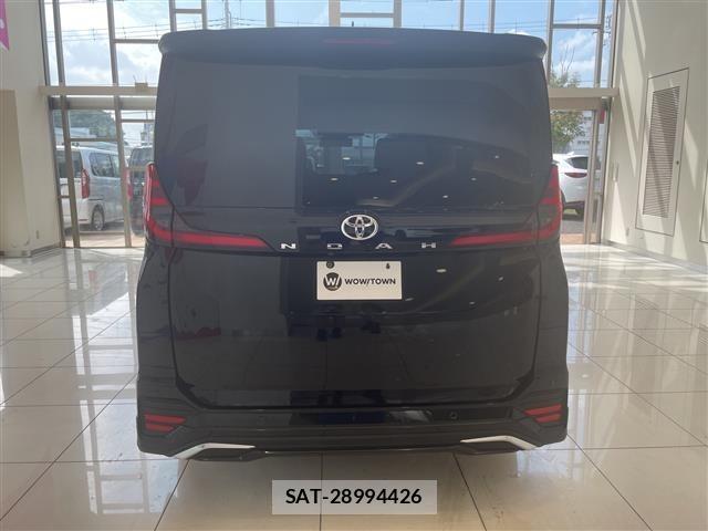 Toyota NOAH 2022 8706402-4