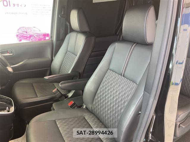 Toyota NOAH 2022 8706402-8