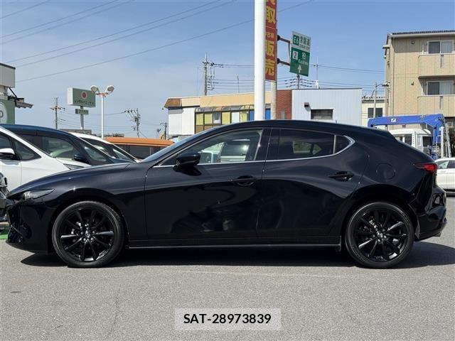 Mazda MAZDA3 2022 8909371-17