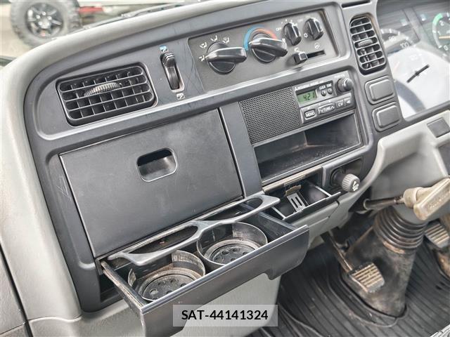 Mitsubishi CANTER 1996 8822165-12