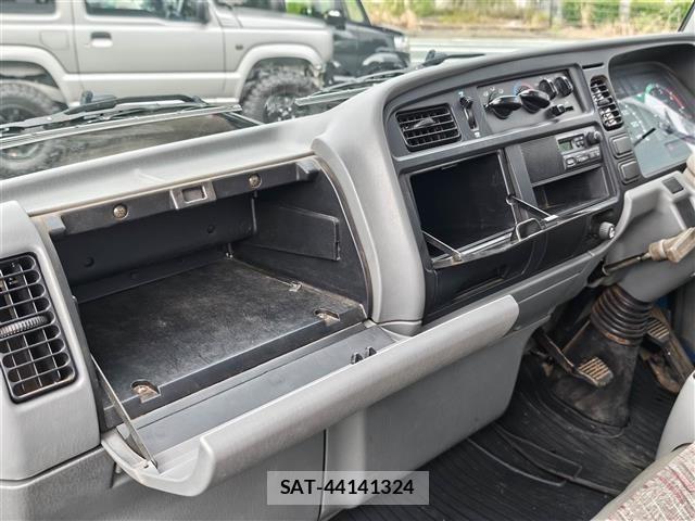Mitsubishi CANTER 1996 8822165-13