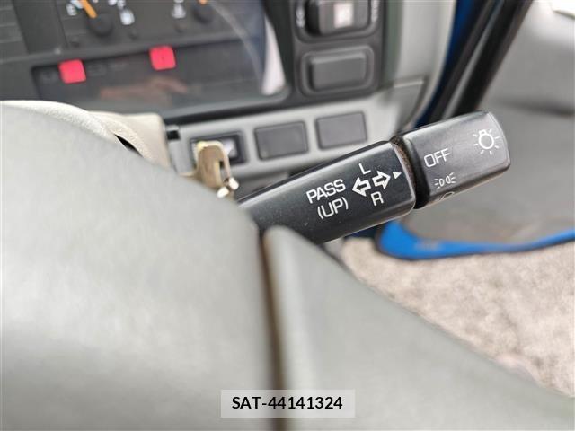 Mitsubishi CANTER 1996 8822165-23
