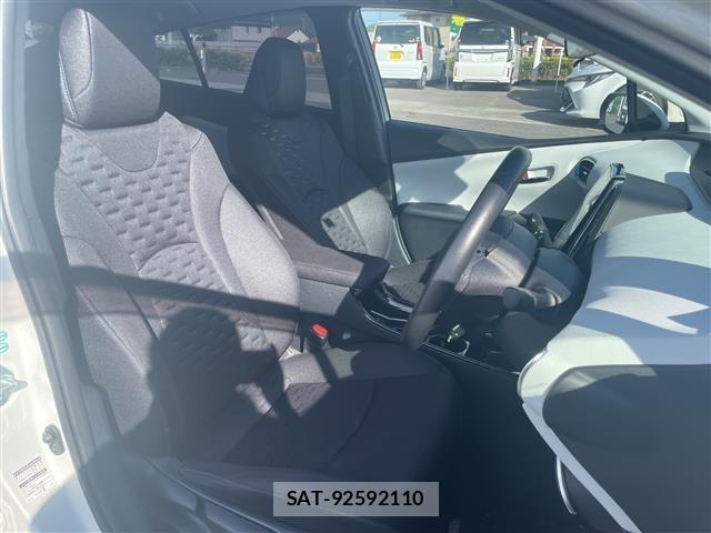 Toyota PRIUS PHV 2017 8715761-6