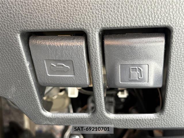 Toyota NOAH 2023 8706413-13