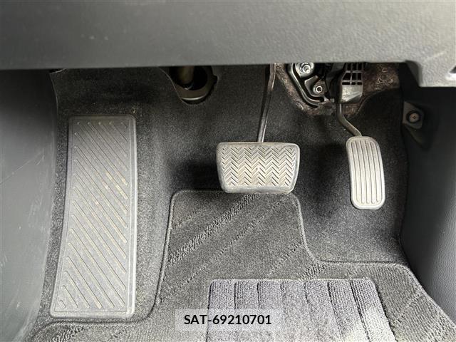 Toyota NOAH 2023 8706413-14