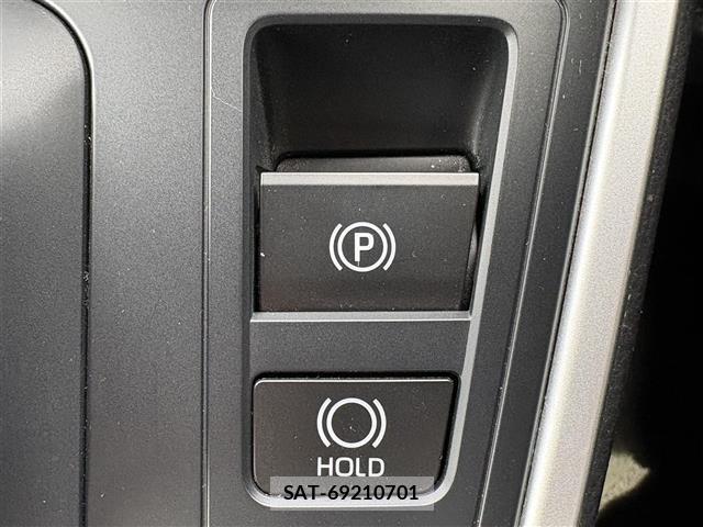 Toyota NOAH 2023 8706413-17