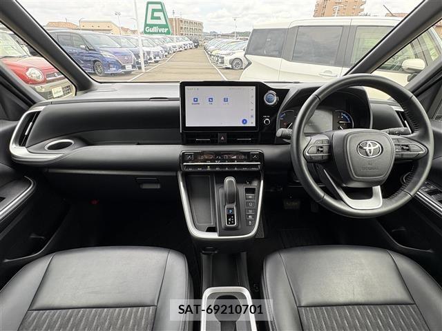 Toyota NOAH 2023 8706413-21