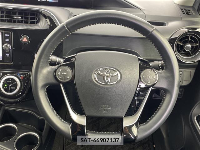 Toyota AQUA 2018 8705860-1