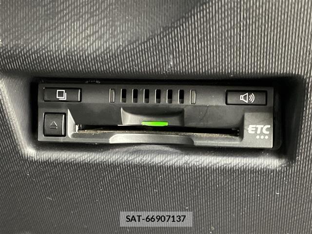 Toyota AQUA 2018 8705860-3