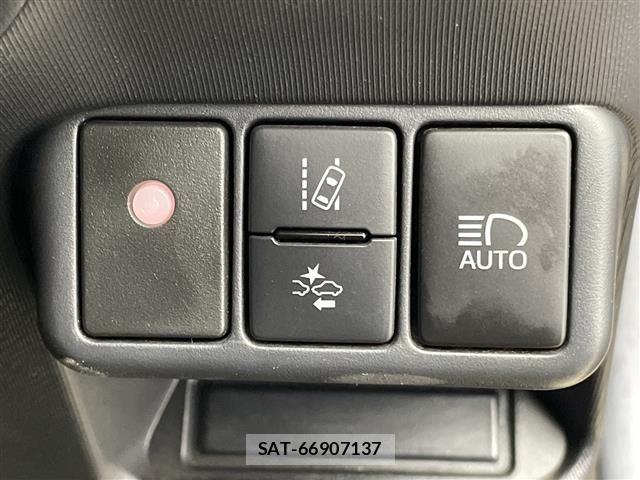 Toyota AQUA 2018 8705860-7