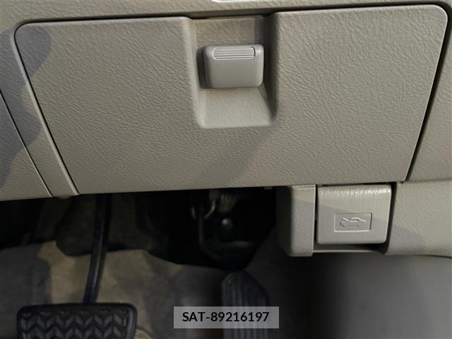 Toyota ISIS 2009 8947902-13