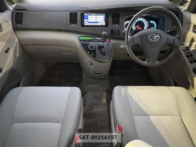 Toyota ISIS 2009 8947902-15