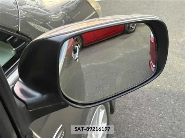 Toyota ISIS 2009 8947902-2