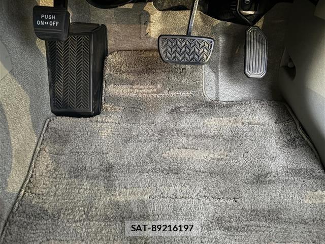 Toyota ISIS 2009 8947902-23