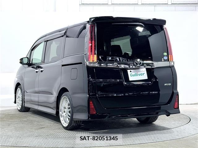 Toyota NOAH 2018 8706414-17