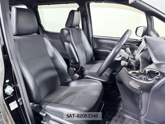 Toyota NOAH 2018 8706414-22
