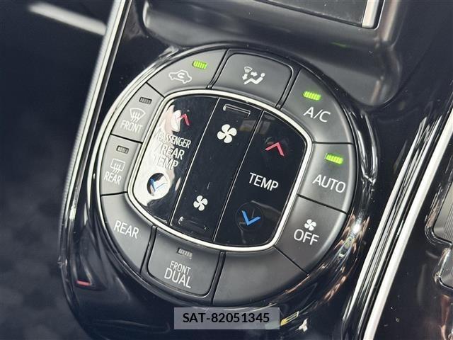 Toyota NOAH 2018 8706414-4