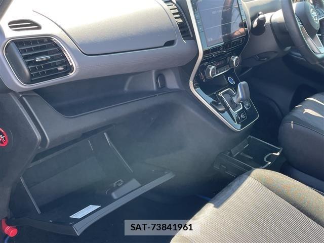 Nissan SERENA 2022 8928263-5