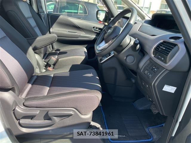 Nissan SERENA 2022 8928263-7