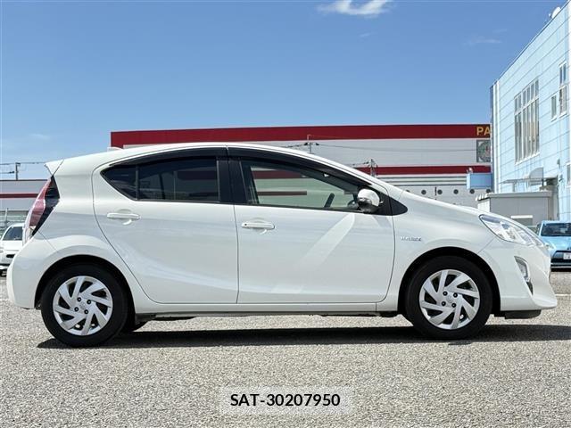 Toyota AQUA 2016 8705868-22