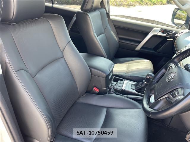 Toyota LAND CRUISER PRADO 2023 8737236-4