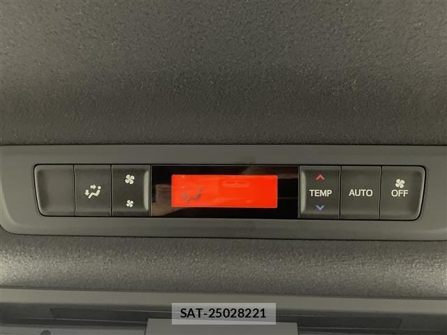 Toyota NOAH 2019 8706417-21