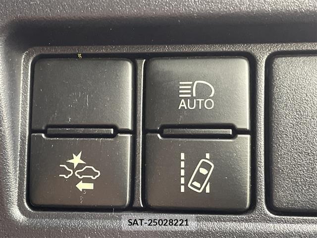 Toyota NOAH 2019 8706417-3