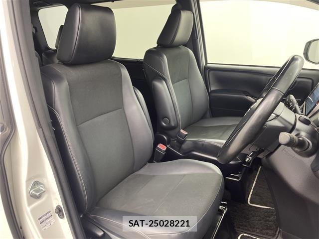 Toyota NOAH 2019 8706417-4