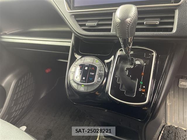 Toyota NOAH 2019 8706417-9