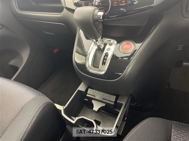 Nissan SERENA 2013 8928281-7