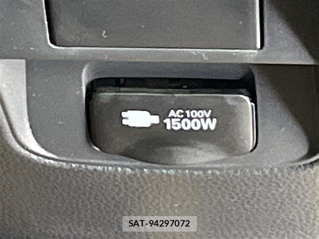 Toyota NOAH 2023 8706419-2