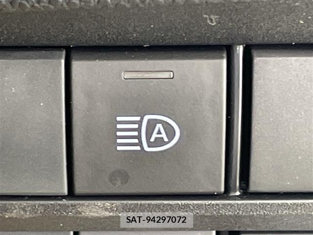 Toyota NOAH 2023 8706419-9