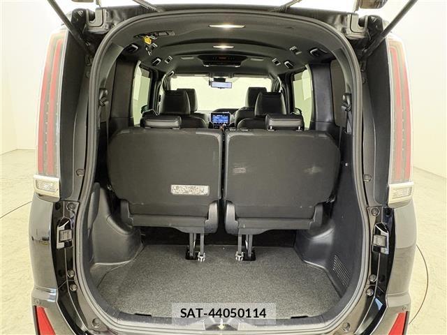 Toyota NOAH 2018 8706420-12