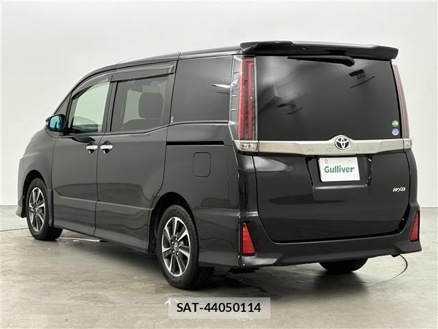 Toyota NOAH 2018 8706420-4