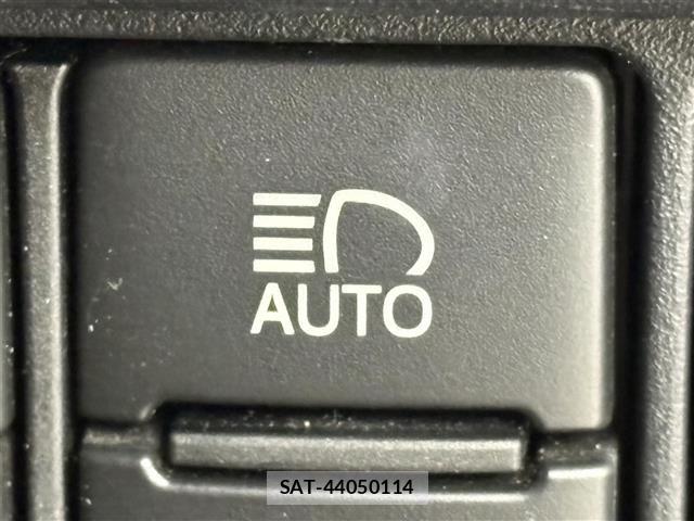Toyota NOAH 2018 8706420-7